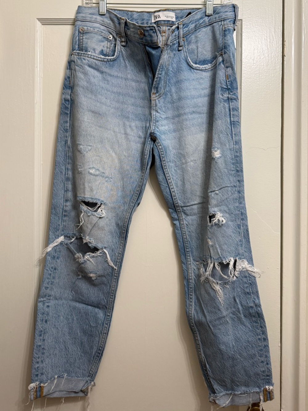 Zara Light Blue Distressed Jeans - Women’s 6